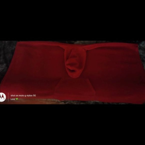 Vintage Denim & Co. Warm Red Hooded Poncho Blanket with hand warmer pocket - Picture 5 of 5